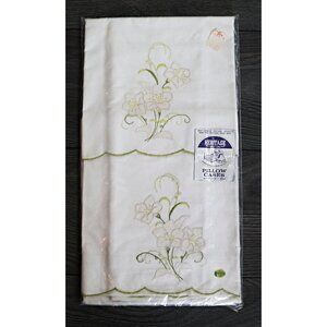 Vintage White Applique Embroidered Pillowcases NOS Heritage Cottagecore